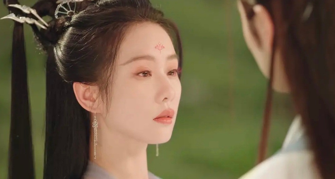 Lưu Thi Thi gượng gạo, mệt mỏi trên phim. Lưu Thi Thi gượng gạo, mệt mỏi trên phim.