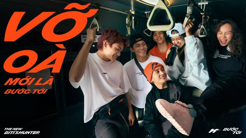 Bên cạnh những mẫu giày đặc trưng, Biti’s Hunter giới thiệu nhiều dòng sản phẩm thời trang mới. Bên cạnh những mẫu giày đặc trưng, Biti’s Hunter giới thiệu nhiều dòng sản phẩm thời trang mới.