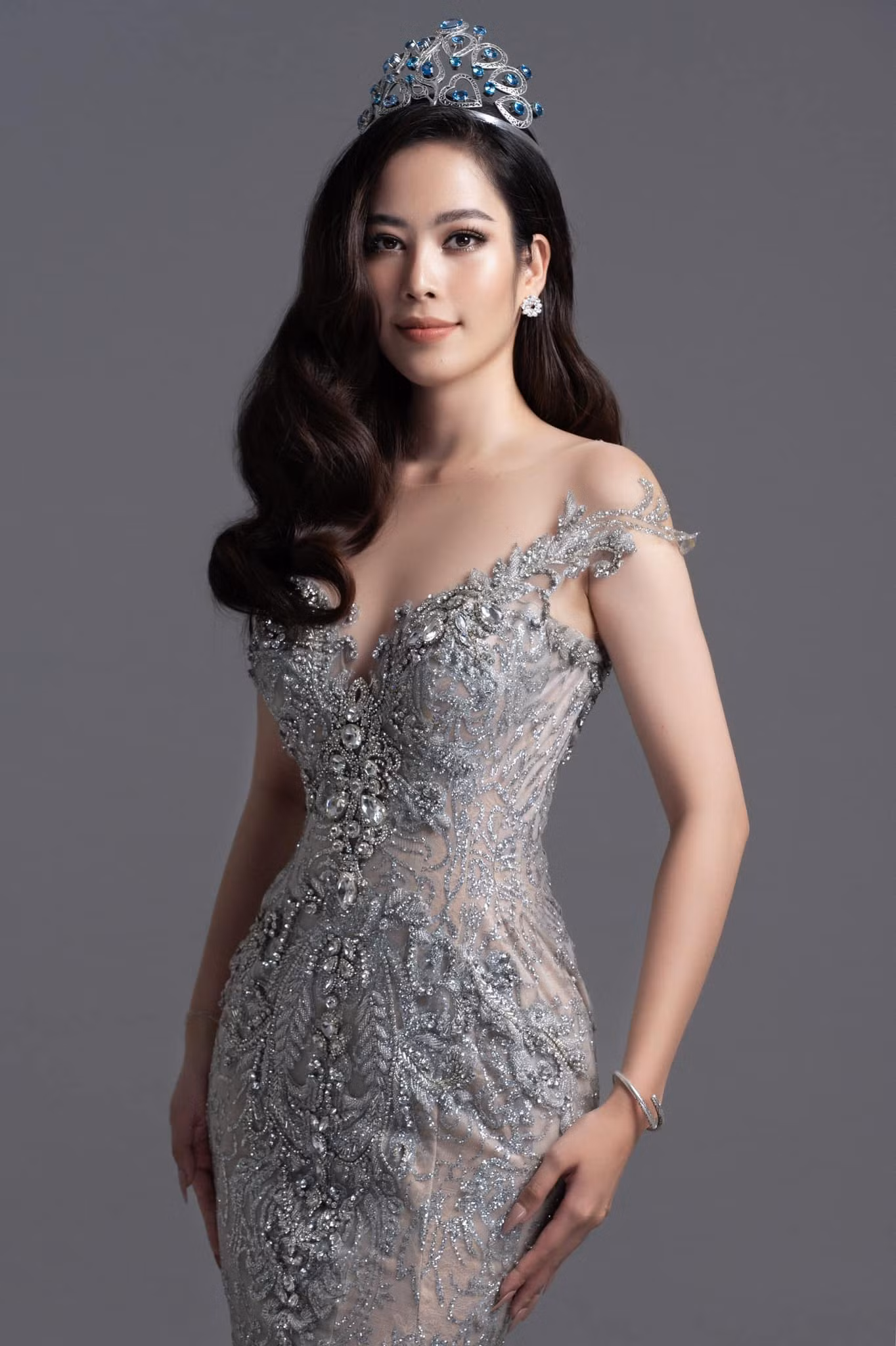 Nam Em đã giành vương miện Hoa khôi Đồng bằng Sông Cửu Long