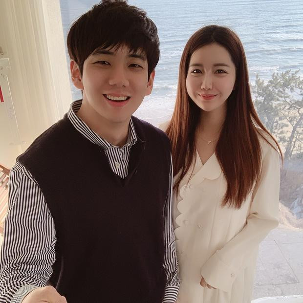 Anh trai Jisoo cũng có ngoại hình nổi bật Anh trai Jisoo cũng có ngoại hình nổi bật