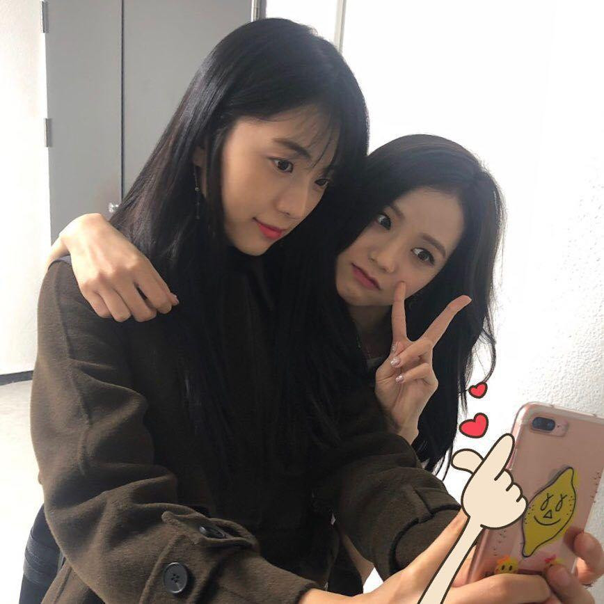 Jisoo và chị gái Jiyoon Jisoo và chị gái Jiyoon