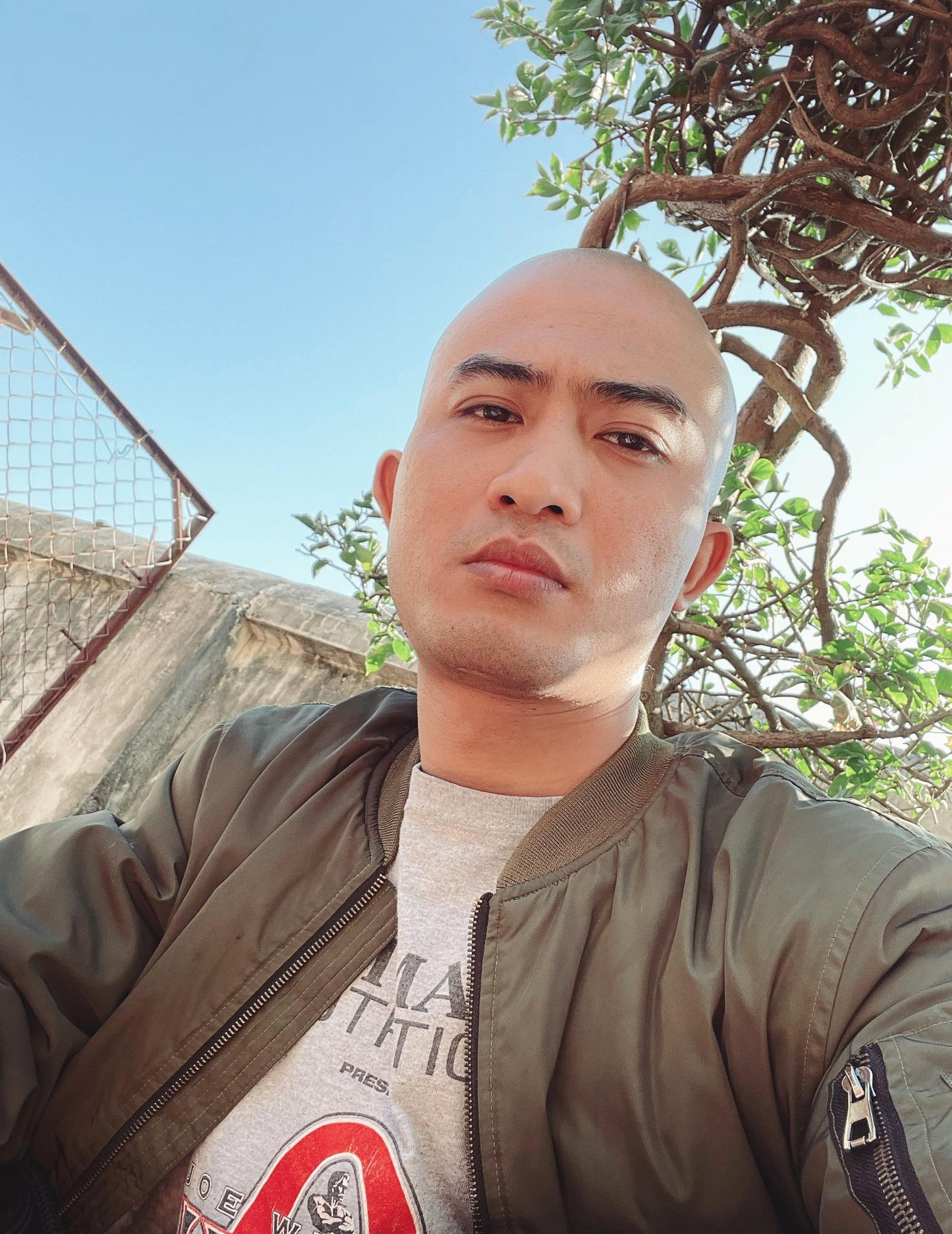 Doãn Quốc Đam đã chủ động cạo đầu trọc cho vai diễn