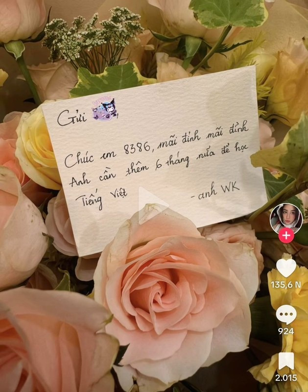 Khác biệt ngôn ngữ và sống xa nhau khiến hai người có nhiều khoảng cách.