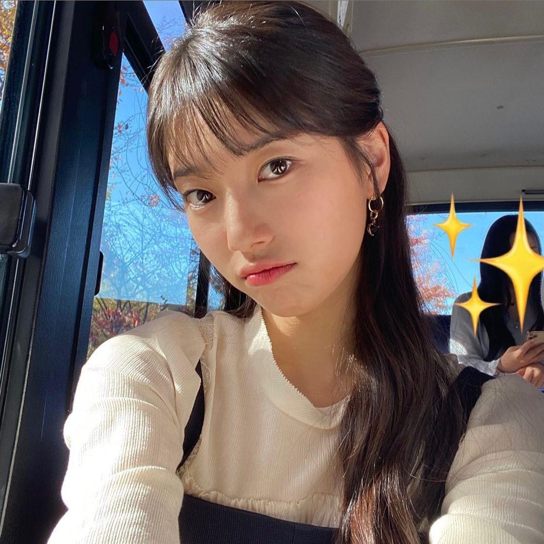 Suzy ngây thơ khi để tóc mái thưa