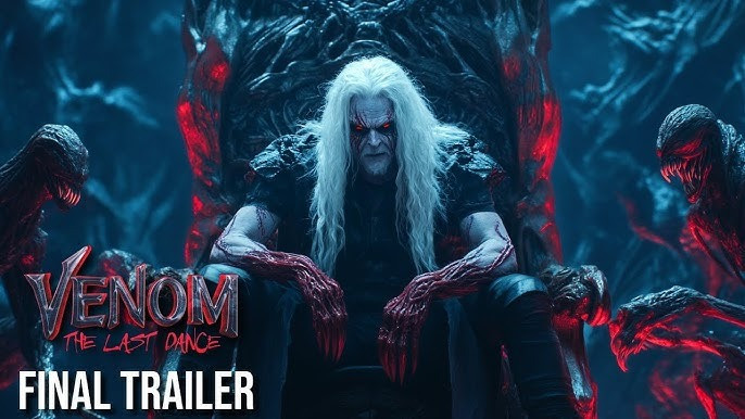 Hắn ta có mái tóc trắng đầy nổi bật.