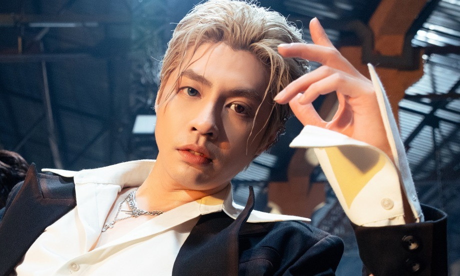 Noo Phước Thịnh lâu lắm mới tái xuất showbiz bằng một MV mới. Noo Phước Thịnh lâu lắm mới tái xuất showbiz bằng một MV mới.