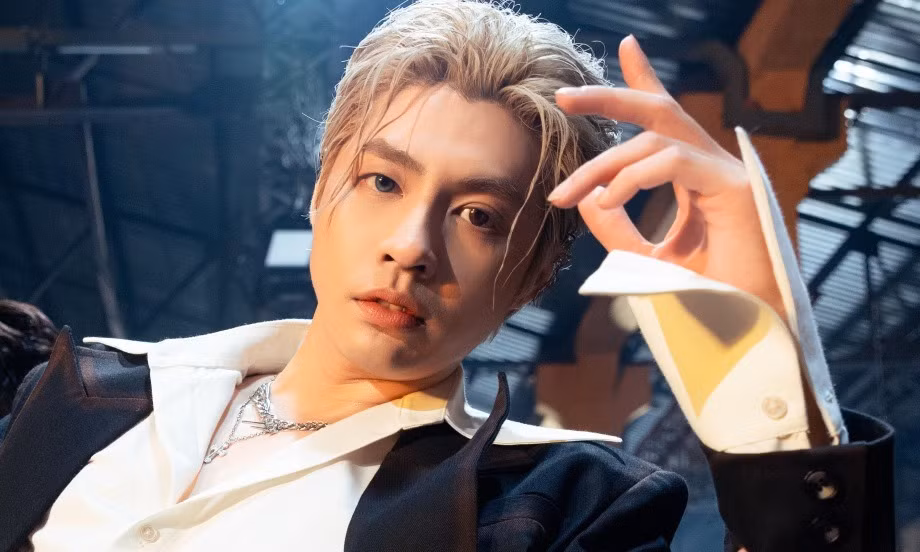 Noo Phước Thịnh lâu lắm mới tái xuất showbiz bằng một MV mới. Noo Phước Thịnh lâu lắm mới tái xuất showbiz bằng một MV mới.