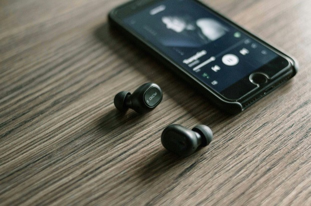 ASMR giúp giảm cảm giác căng thẳng, lo âu, giúp thư giãn, dễ ngủ.