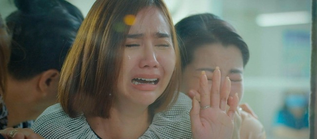 Chi tiết mập mờ về Công làm mọi người liên tưởng đến Thương Ngày Nắng Về. Chi tiết mập mờ về Công làm mọi người liên tưởng đến Thương Ngày Nắng Về.