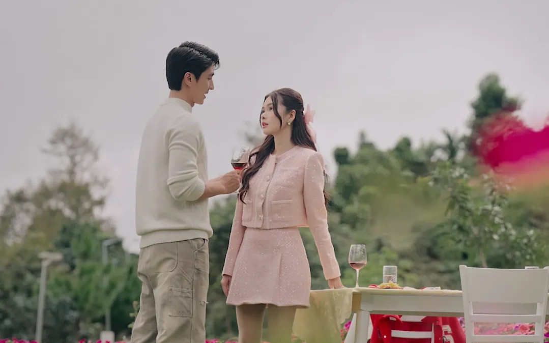 Phim có mô-típ không mới trong dòng phim tình cảm lãng mạn.