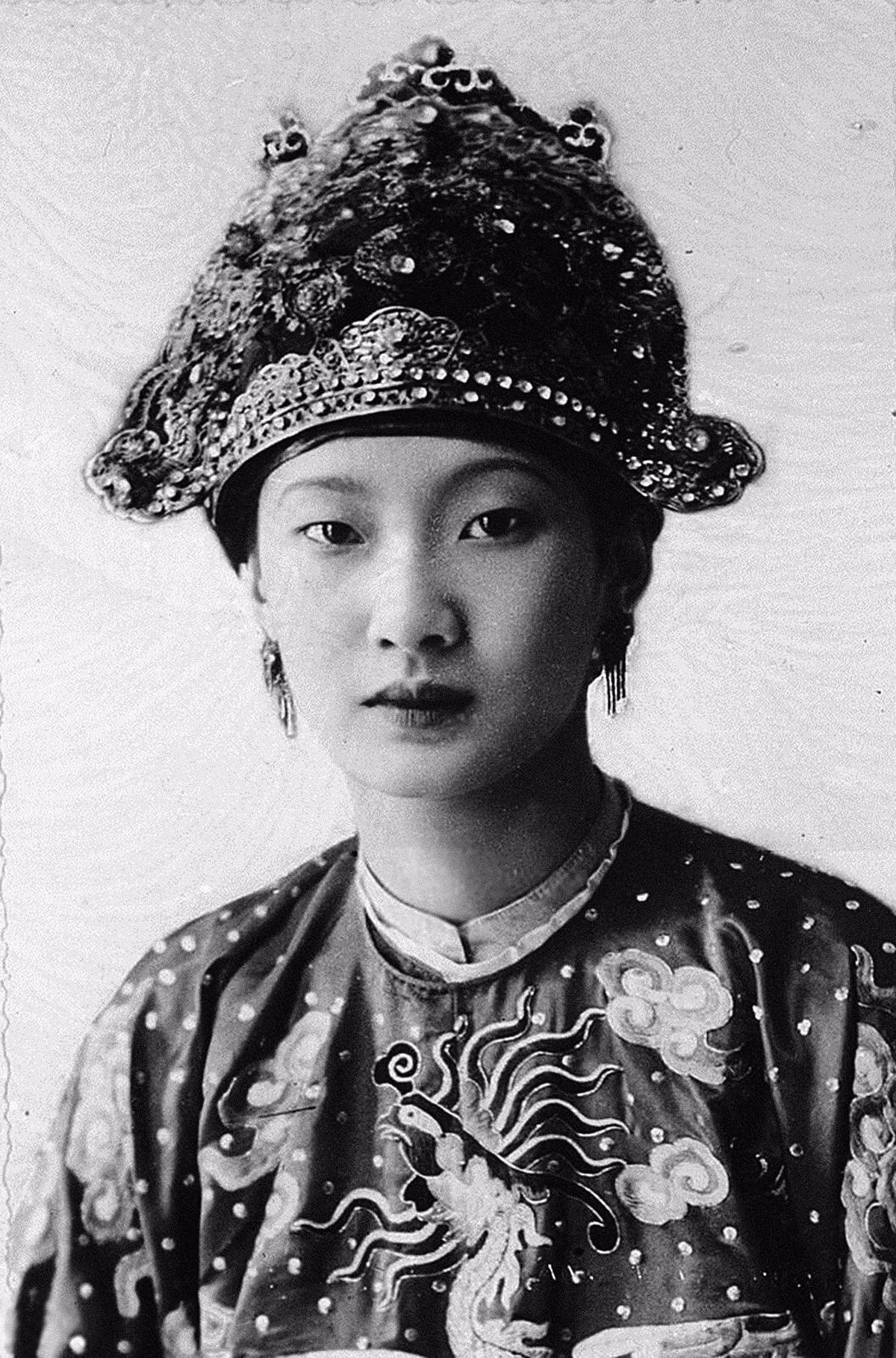Nam Phương Hoàng hậu có cuộc đời đầy truân chuyên.