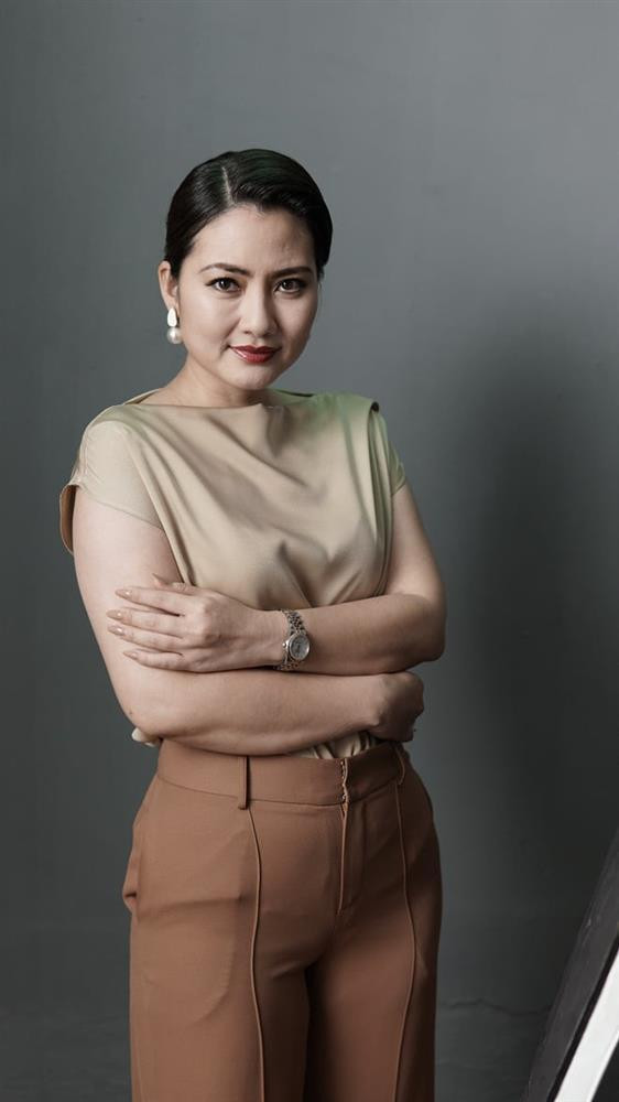 Ngọc Lan khác lạ trong vai bà Diễm