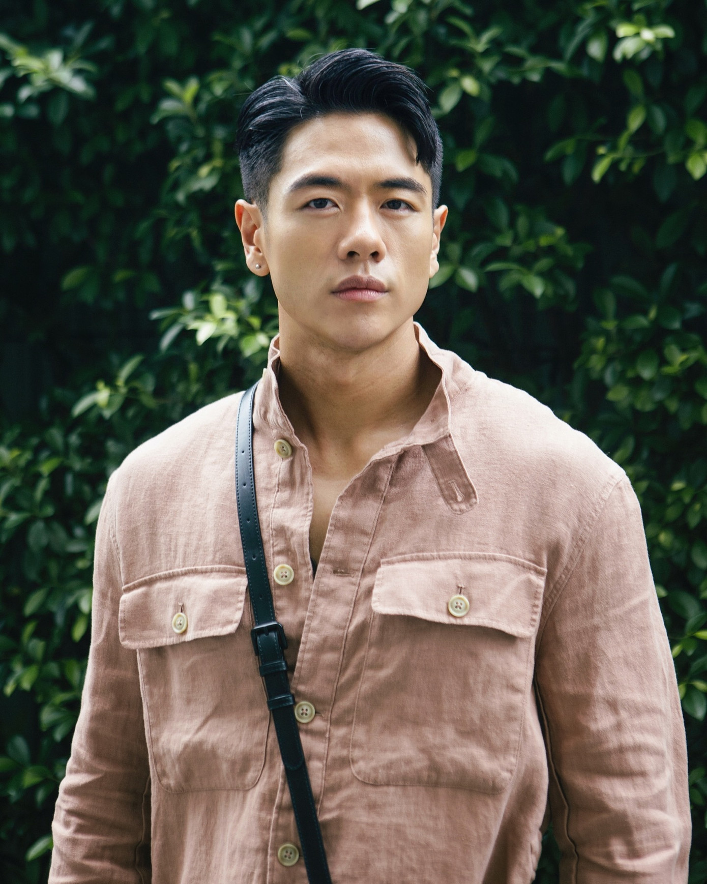 Michael Trương đích thị là "cờ đỏ rực rỡ" của Đảo Thiên Đường. Michael Trương đích thị là "cờ đỏ rực rỡ" của Đảo Thiên Đường.