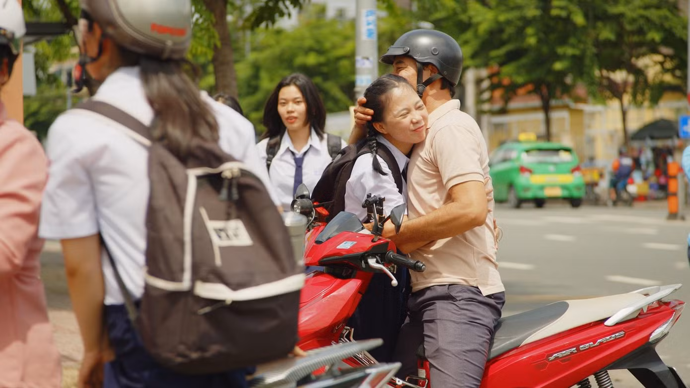 Sự động viên từ gia đình chính là món quà “vô giá” của 2K4 trong kì thi sắp tới.