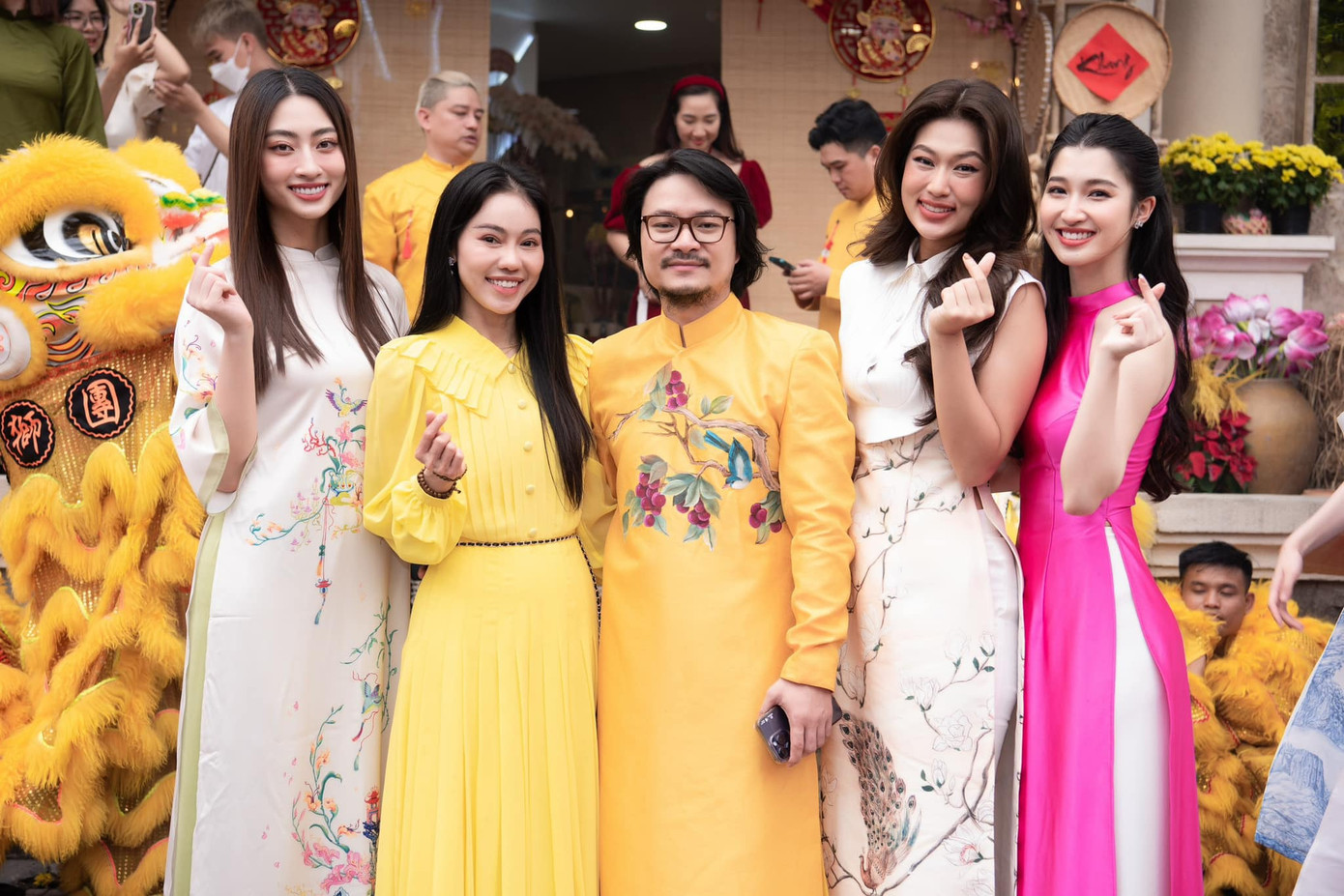 Các nàng hậu nhà Sen Vàng thường xuyên gặp gỡ, chụp ảnh thân thiết.