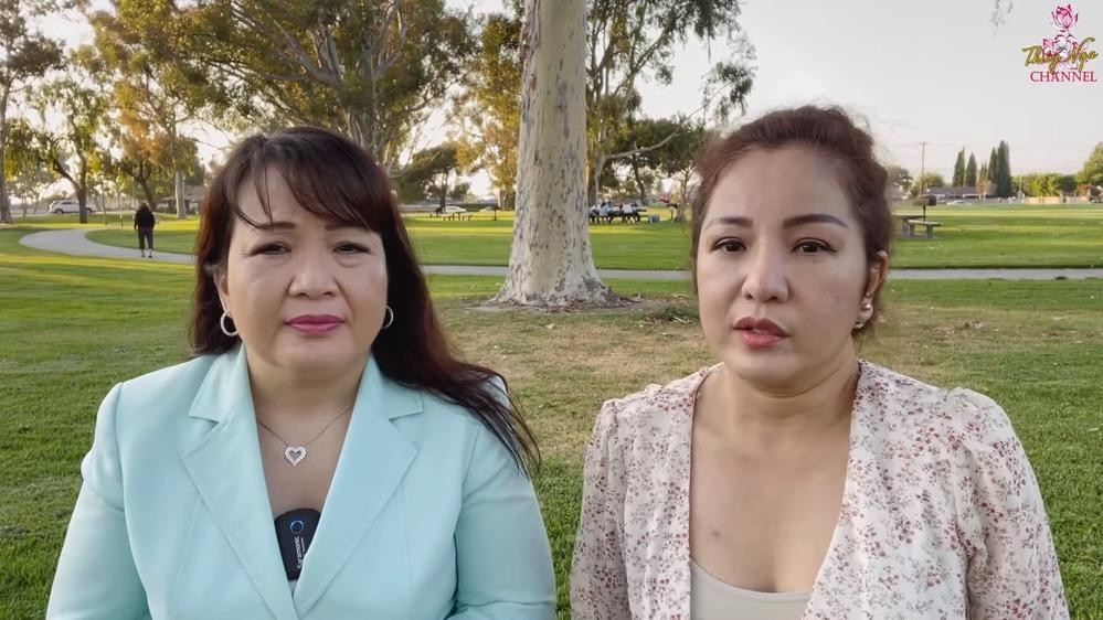 Em gái ca sĩ Kim Ngân (bên trái). Em gái ca sĩ Kim Ngân (bên trái).