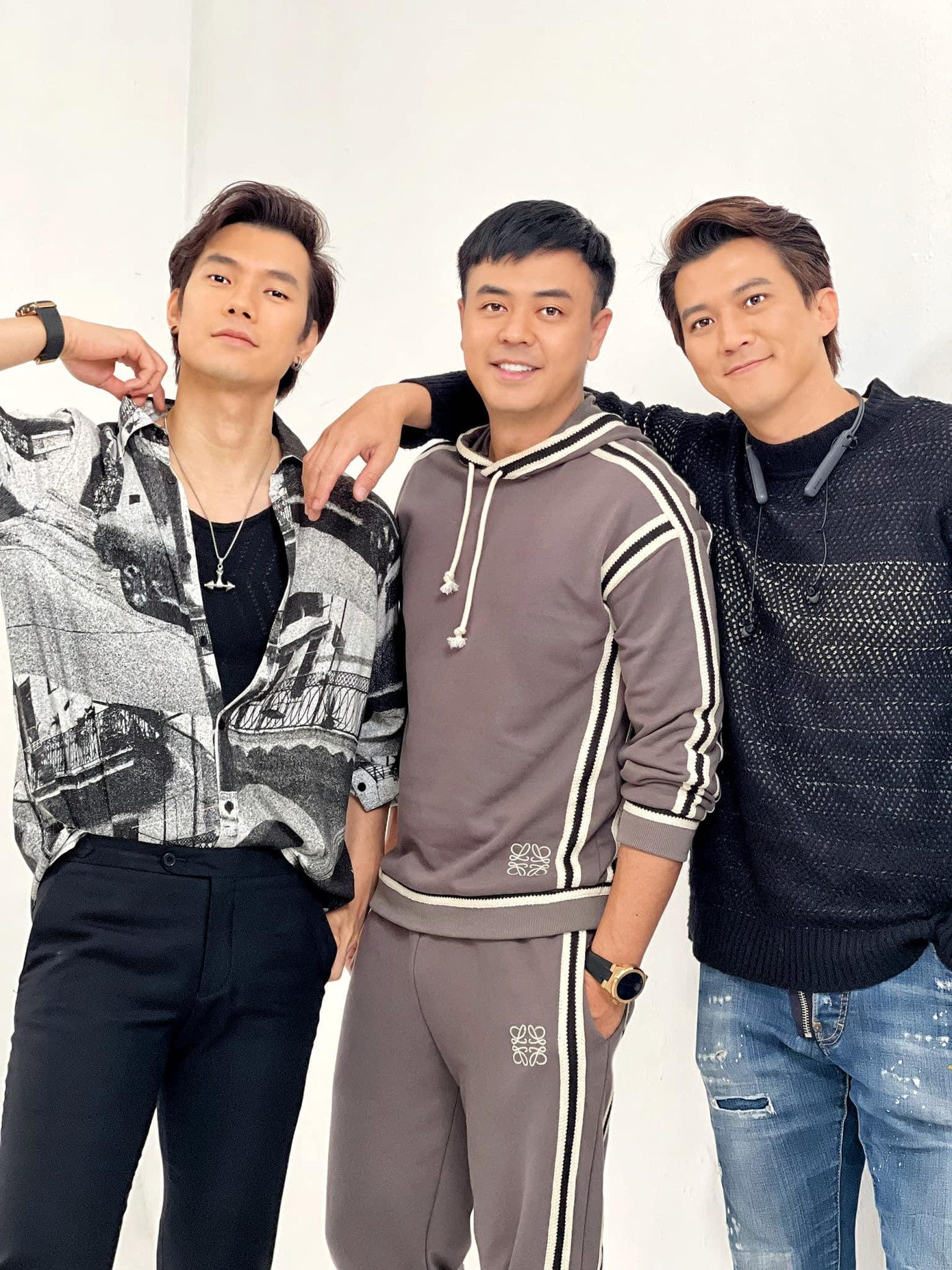 Tuấn Khang có cuộc sống thoải mái nhất trong bộ ba Tuấn Khang có cuộc sống thoải mái nhất trong bộ ba