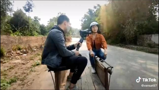 Hậu trường Phố Trong Làng cũng thú vị không kém. Hậu trường Phố Trong Làng cũng thú vị không kém.