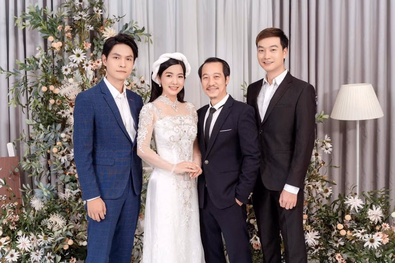 Gia đình đặc biệt nhất của Lối Về Miền Hoa