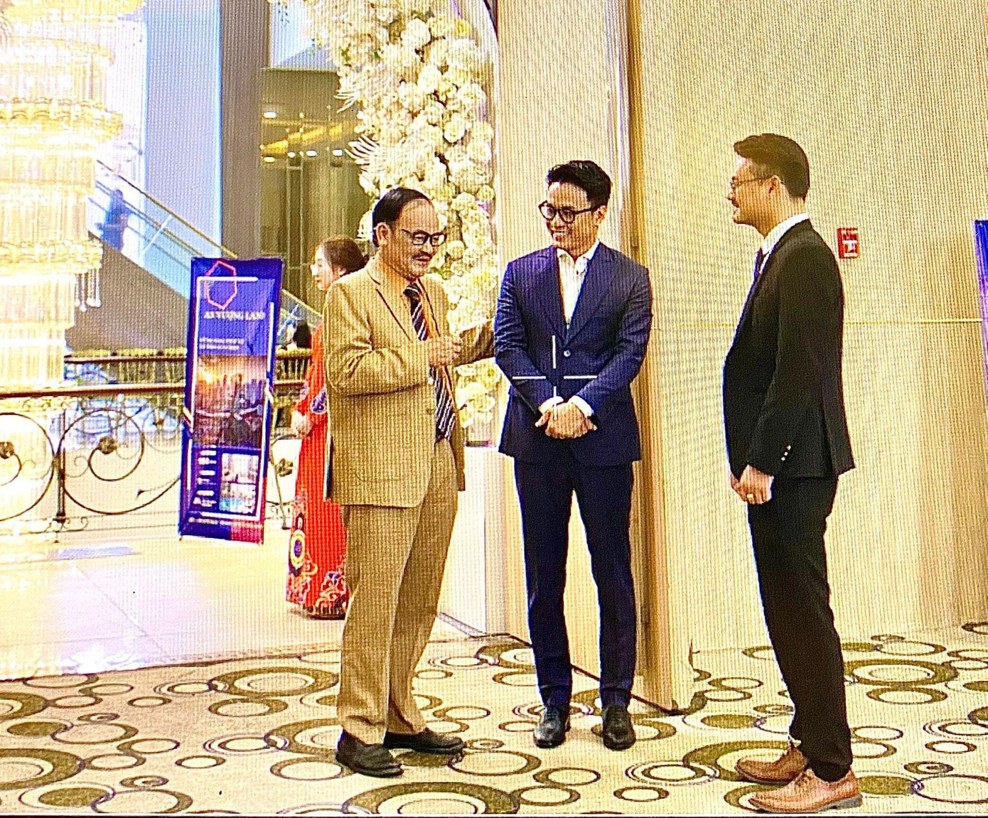 Đức "xoăn" sắp giàu có thành đạt? Đức "xoăn" sắp giàu có thành đạt?