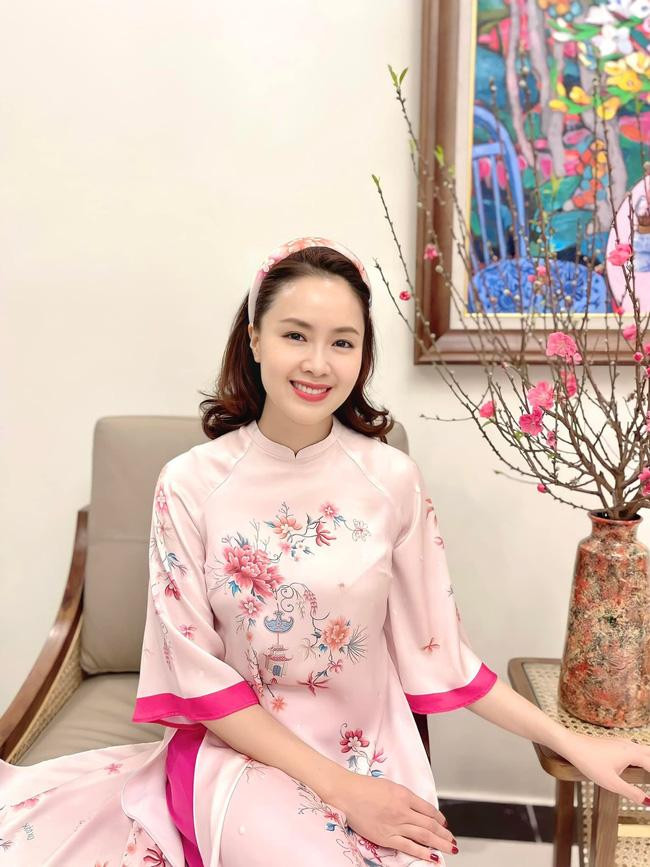 Hồng Diễm khoe ảnh mới nhân ngày số đẹp đặc biệt 22/2/2022.