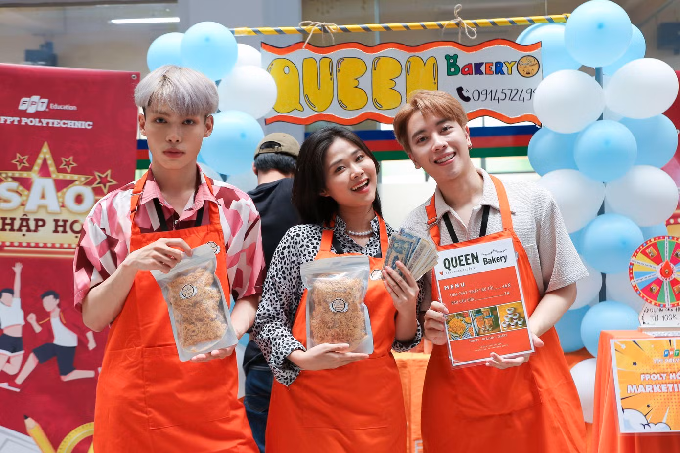 Các quầy bán hàng do sinh viên FPT Polytechnic tổ chức - Mỗi lần đến lại thấy “nó lạ lắm”