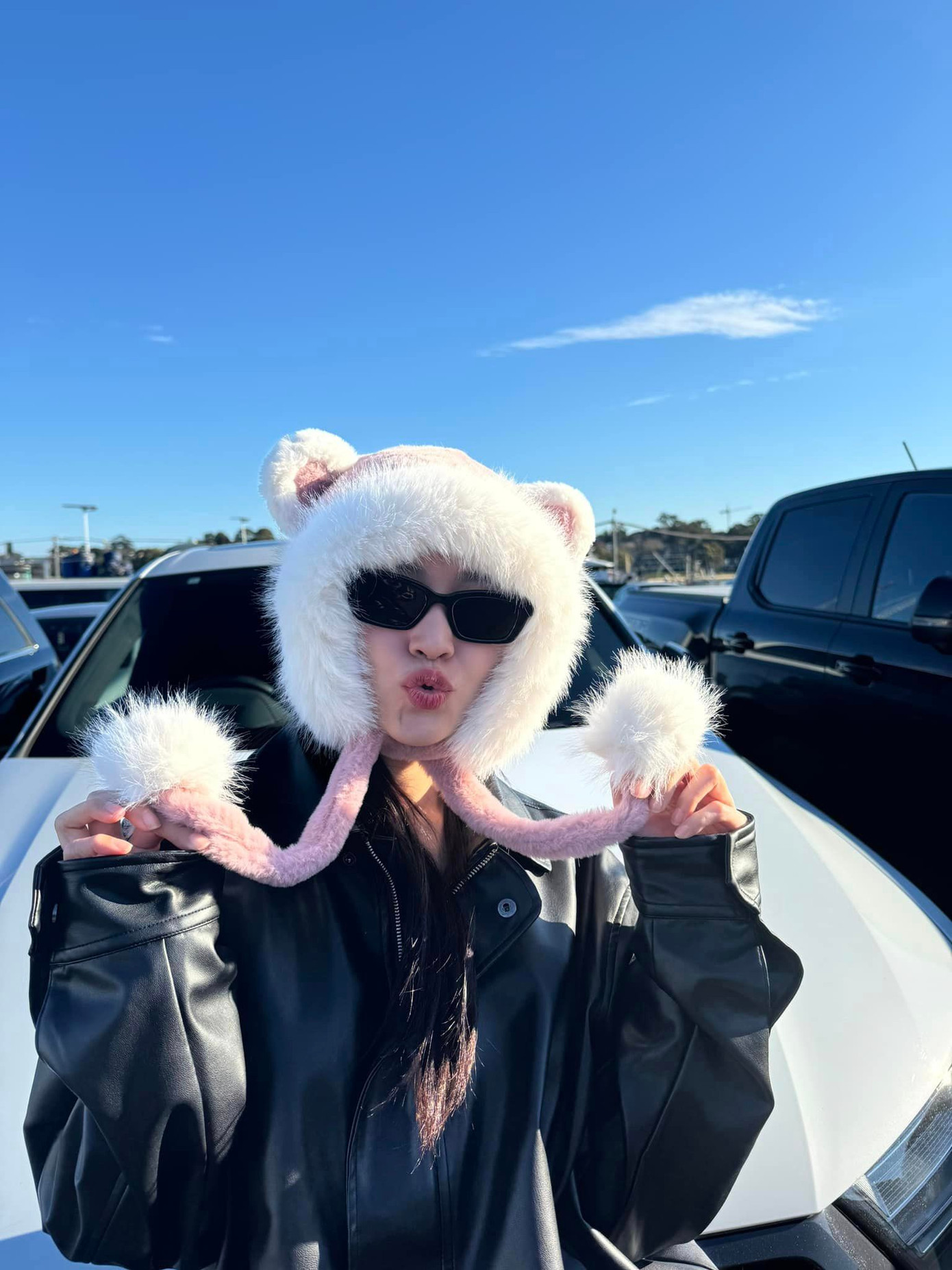 Nữ diễn viên liên tục cập nhật hình ảnh trong thời gian ở Úc. Nữ diễn viên liên tục cập nhật hình ảnh trong thời gian ở Úc.