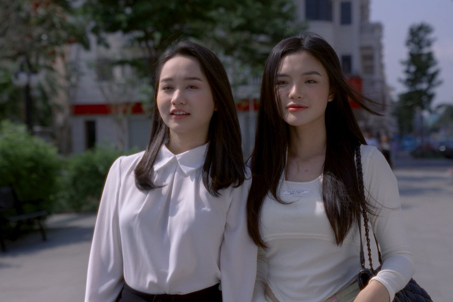 Trúc Anh, Yeye Nhật Hạ đóng chị em sinh đôi.