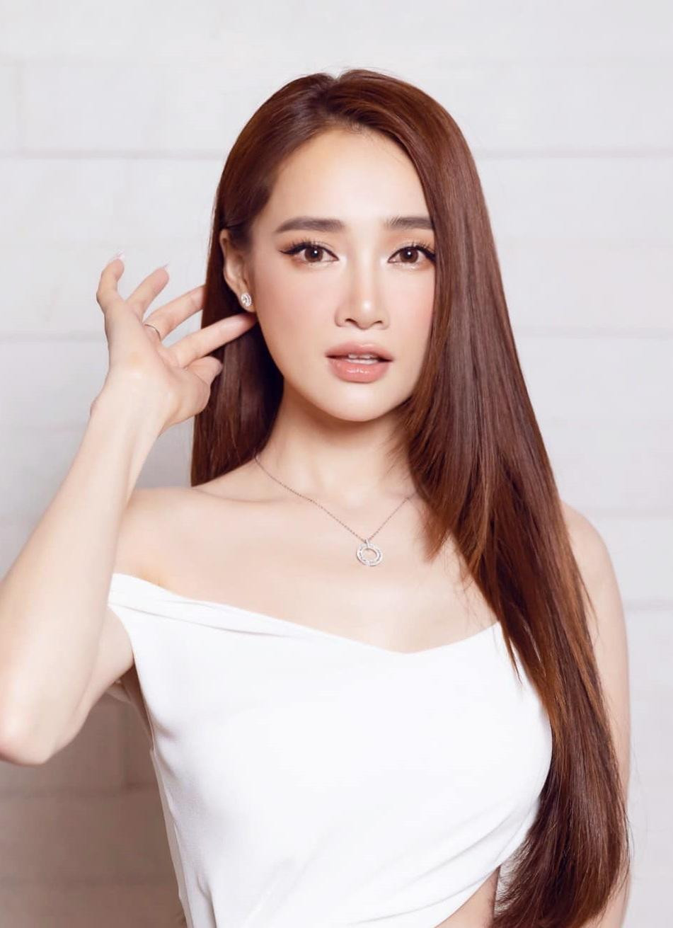 Nhã Phương luôn xinh đẹp trong ảnh đã qua chỉnh sửa Nhã Phương luôn xinh đẹp trong ảnh đã qua chỉnh sửa