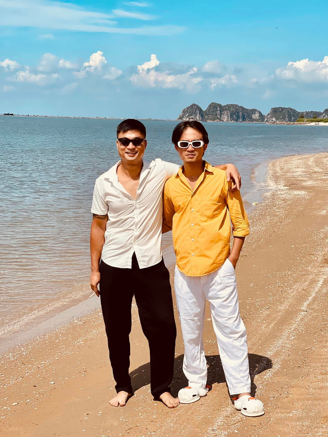 Doãn Quốc Đam, Duy Hưng thân nhau từ trên phim đến ngoài đời. Doãn Quốc Đam, Duy Hưng thân nhau từ trên phim đến ngoài đời.