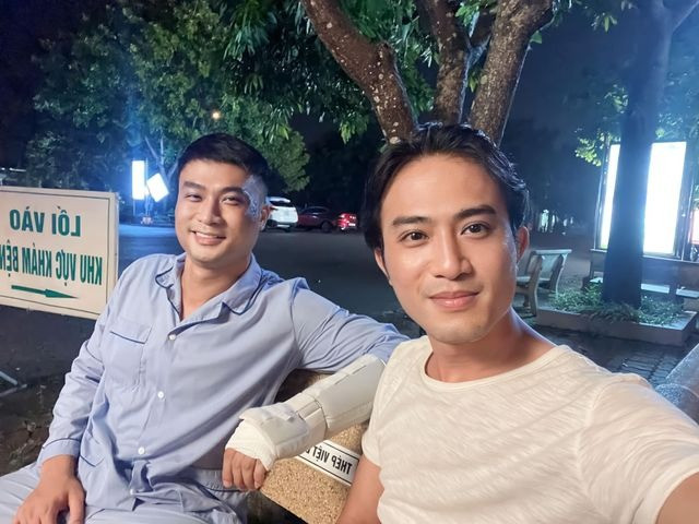 Doãn Quốc Đam và Duy Hưng còn đóng chung tới 8 lần. Doãn Quốc Đam và Duy Hưng còn đóng chung tới 8 lần.