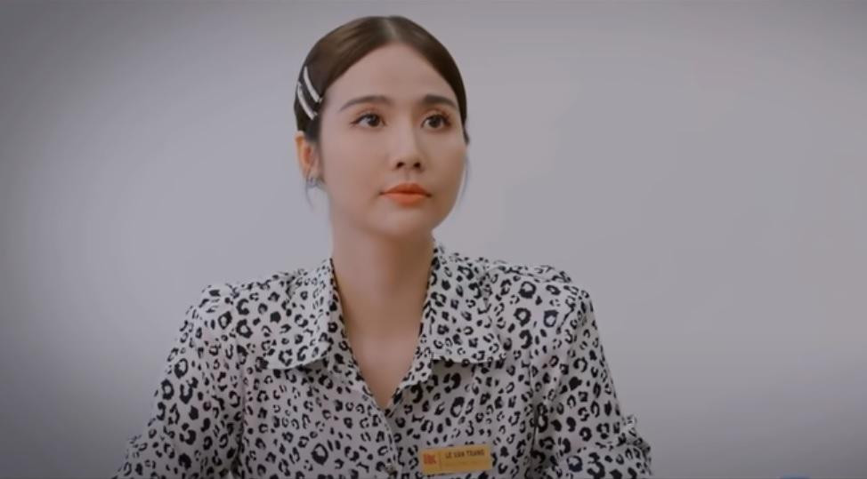 Vân Trang ngỡ ngàng trước ứng viên thi tuyển vào công ty