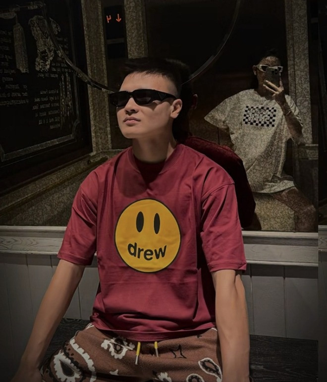 Hai vợ chồng vừa đi trăng mật ở Phú Quốc.