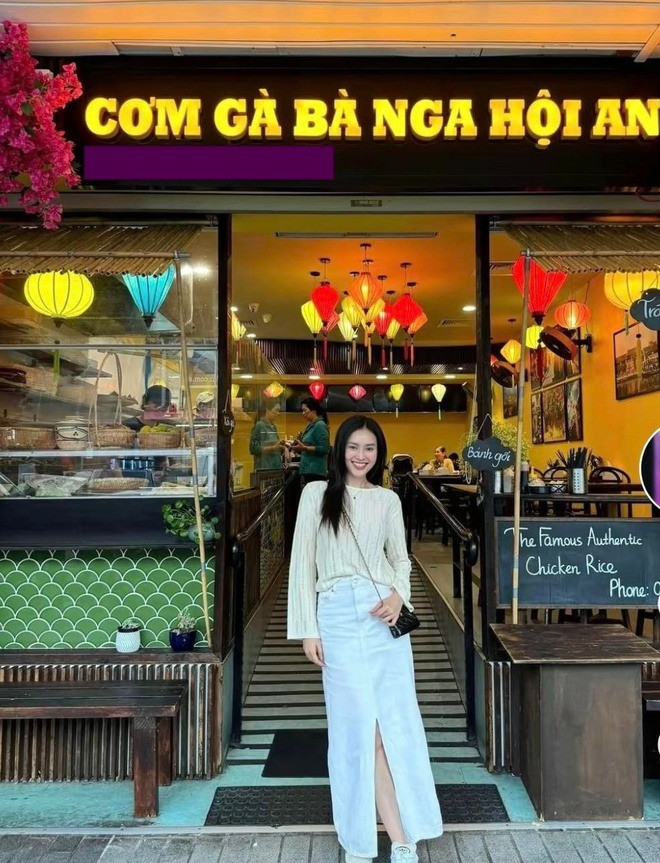 Nữ diễn viên thưởng thức món Việt trên đất Úc. Nữ diễn viên thưởng thức món Việt trên đất Úc.