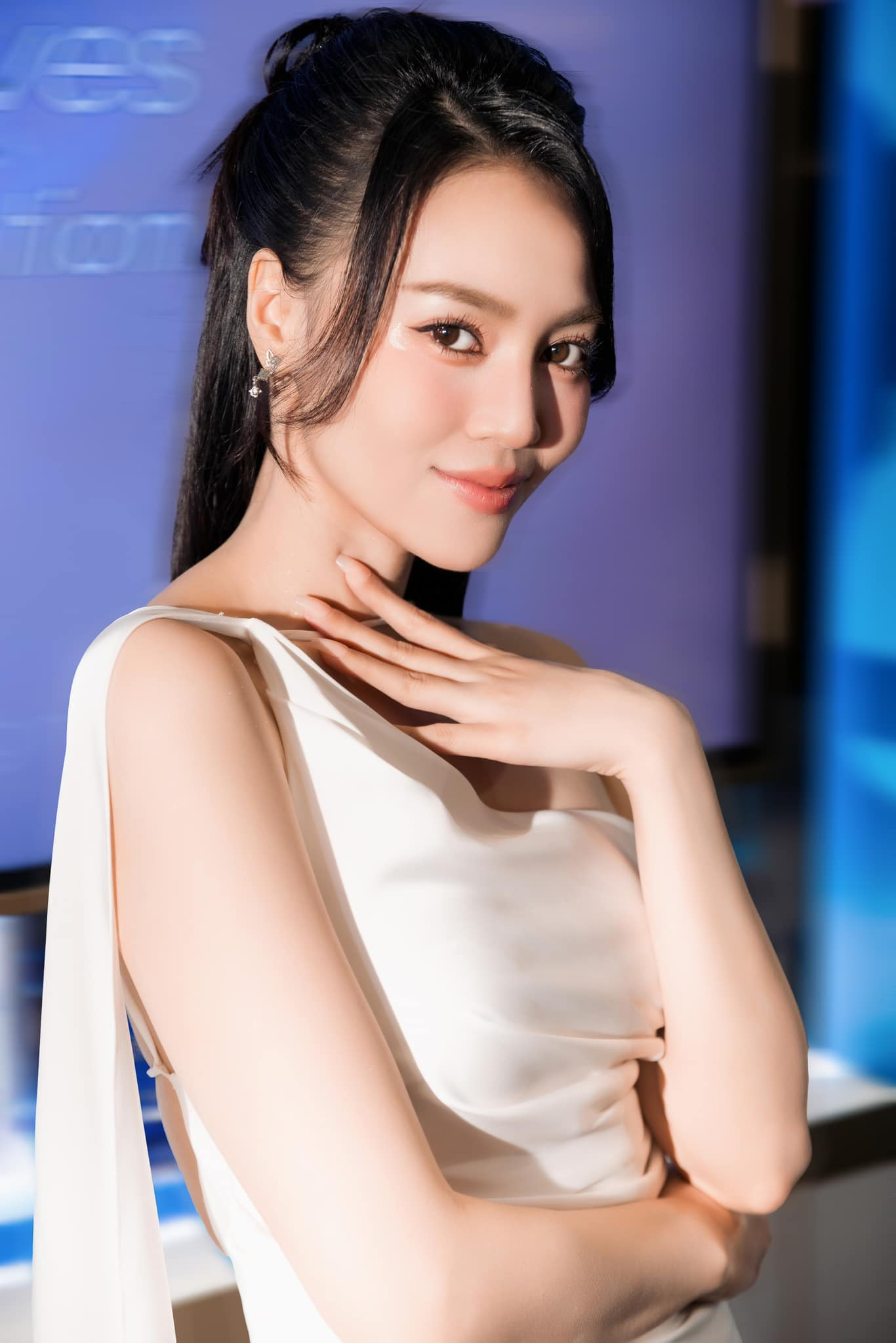 Khán giả tò mò không biết Lan Ngọc sẽ học chương trình gì, ở trường nào. Khán giả tò mò không biết Lan Ngọc sẽ học chương trình gì, ở trường nào.