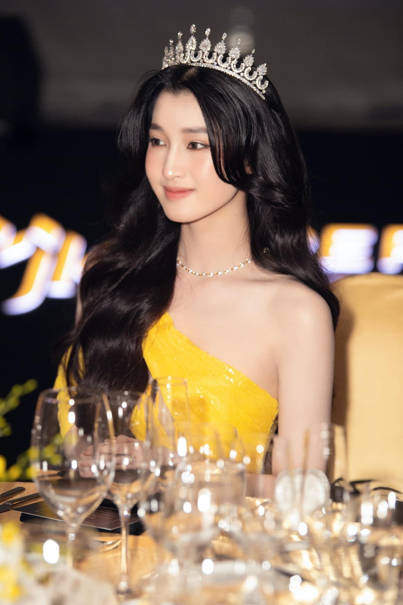 Phương Nhi ưa dùng dầu dừa để dưỡng tóc Phương Nhi ưa dùng dầu dừa để dưỡng tóc