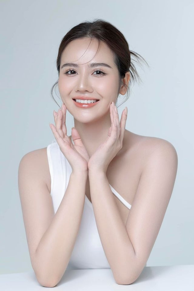 Diễn viên Huyền Lizzie và Hoa hậu Tiểu Vy cũng được khán giả nhắc tên. Diễn viên Huyền Lizzie và Hoa hậu Tiểu Vy cũng được khán giả nhắc tên.