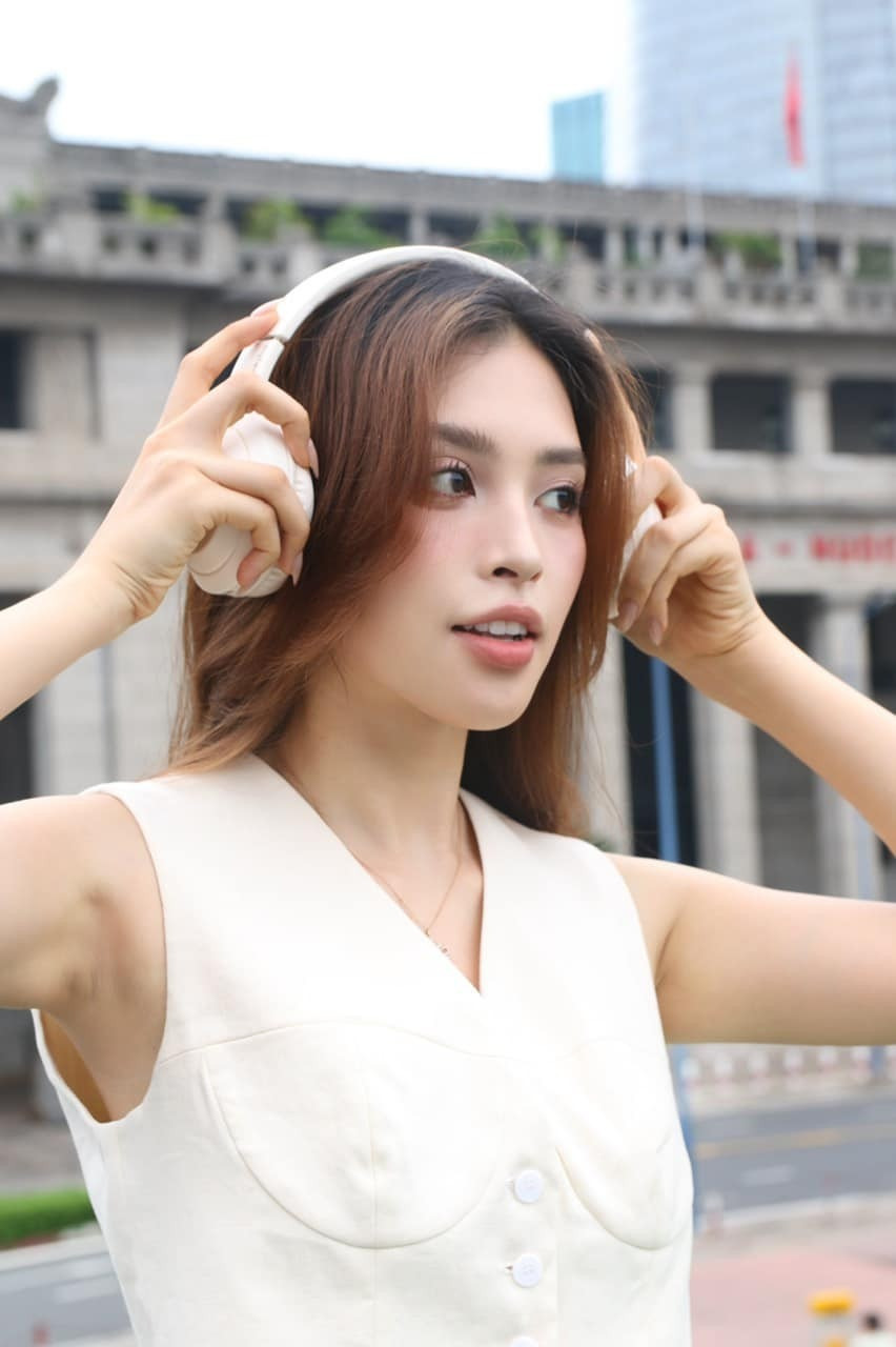 Diễn viên Huyền Lizzie và Hoa hậu Tiểu Vy cũng được khán giả nhắc tên. Diễn viên Huyền Lizzie và Hoa hậu Tiểu Vy cũng được khán giả nhắc tên.