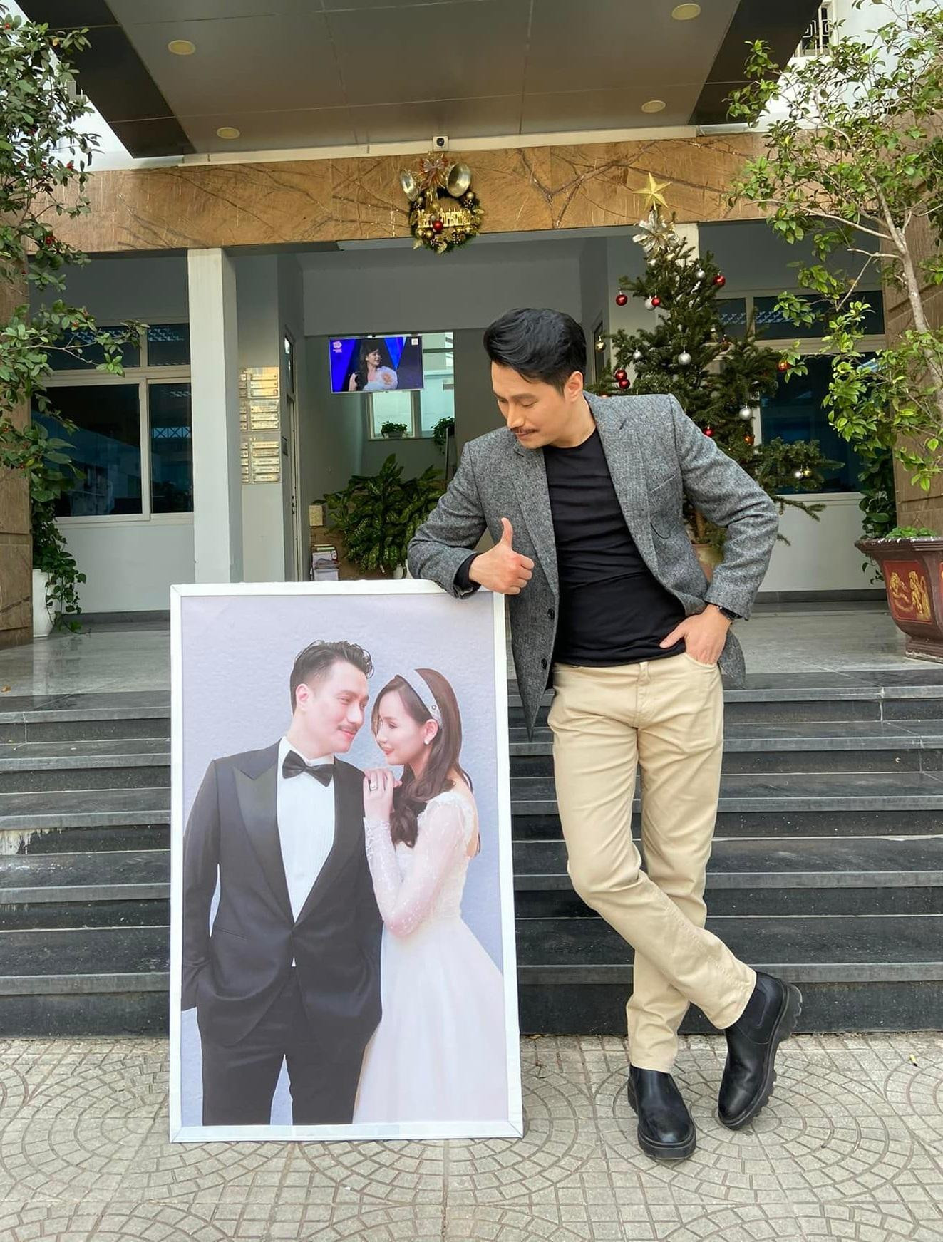 Việt Anh khoe ảnh cưới với Lã Thanh Huyền Việt Anh khoe ảnh cưới với Lã Thanh Huyền