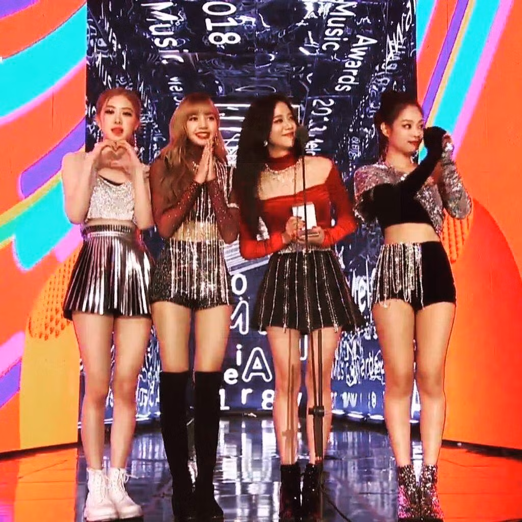 cả 4 thành viên BLACKPINK có vóc dáng rất đẹp.