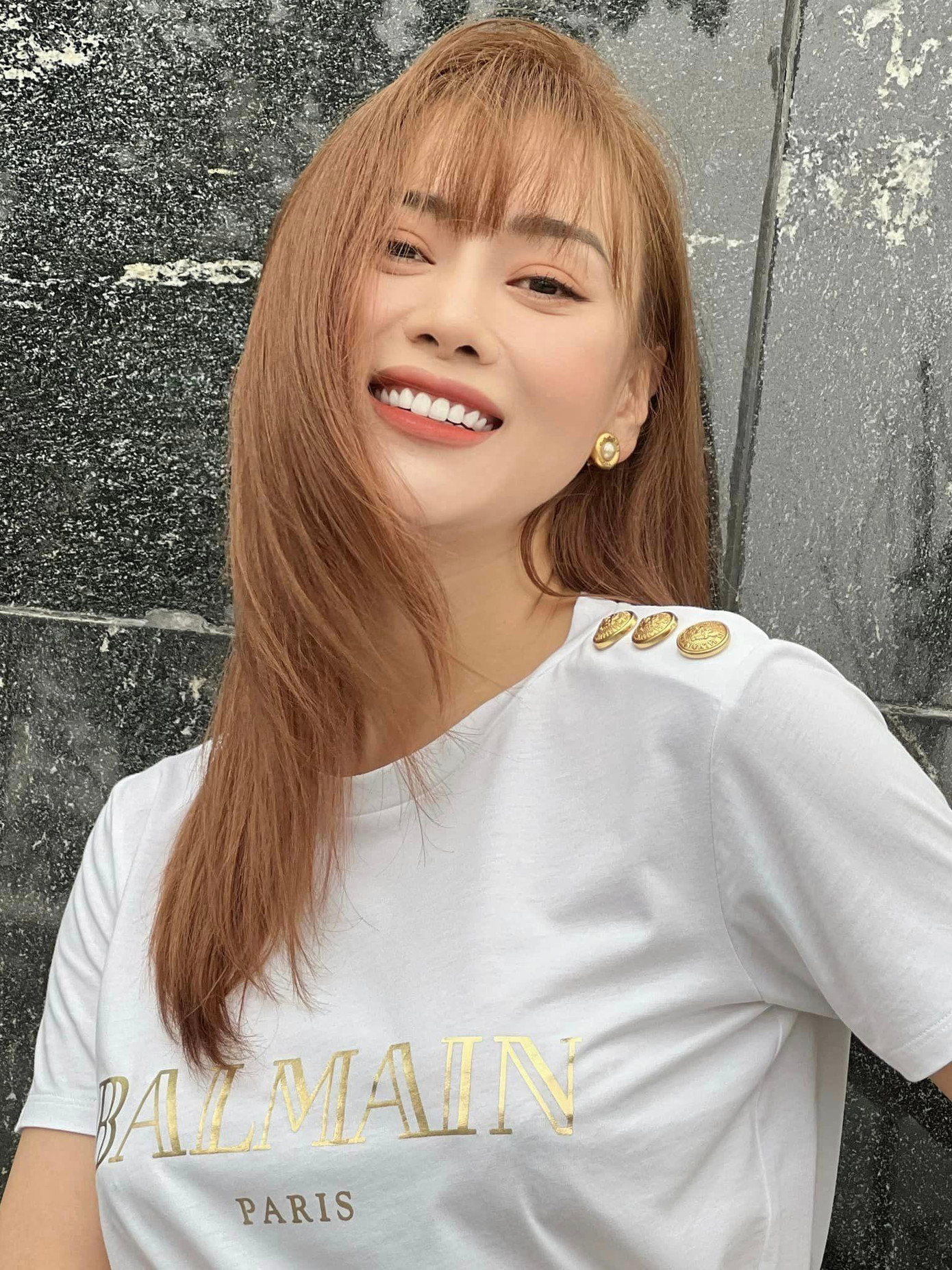 Nữ diễn viên Quỳnh Búp Bê trở lại với mái tóc mới.