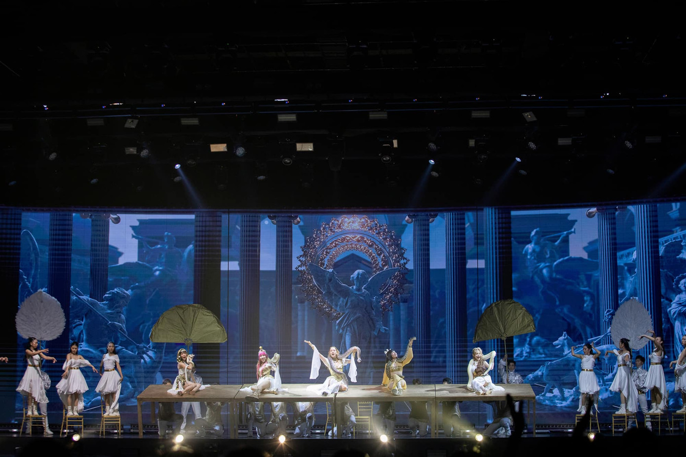 Đội của Lan Ngọc chiến thắng vòng Công diễn 4 nhờ đầu tư cực hoành tráng. Đội của Lan Ngọc chiến thắng vòng Công diễn 4 nhờ đầu tư cực hoành tráng.