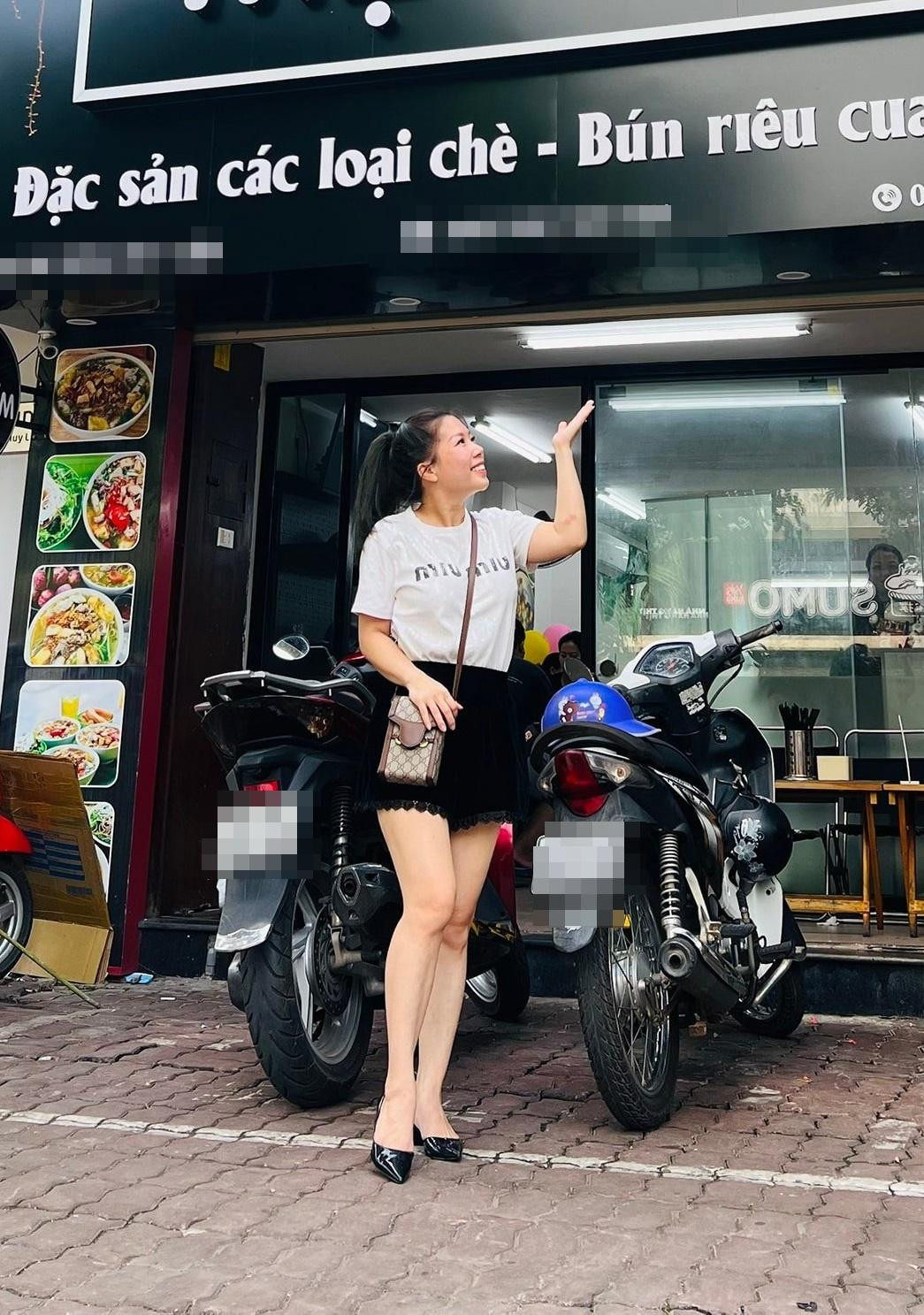 Bà xã Hồng Đăng bắt đầu chia sẻ ảnh cười tươi rạng rỡ trên trang cá nhân