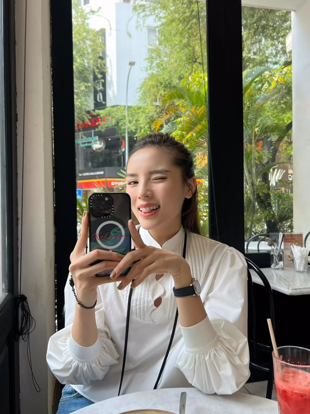 Netizen mong cả hai sẽ luôn hạnh phúc dù không còn đi chung đường.