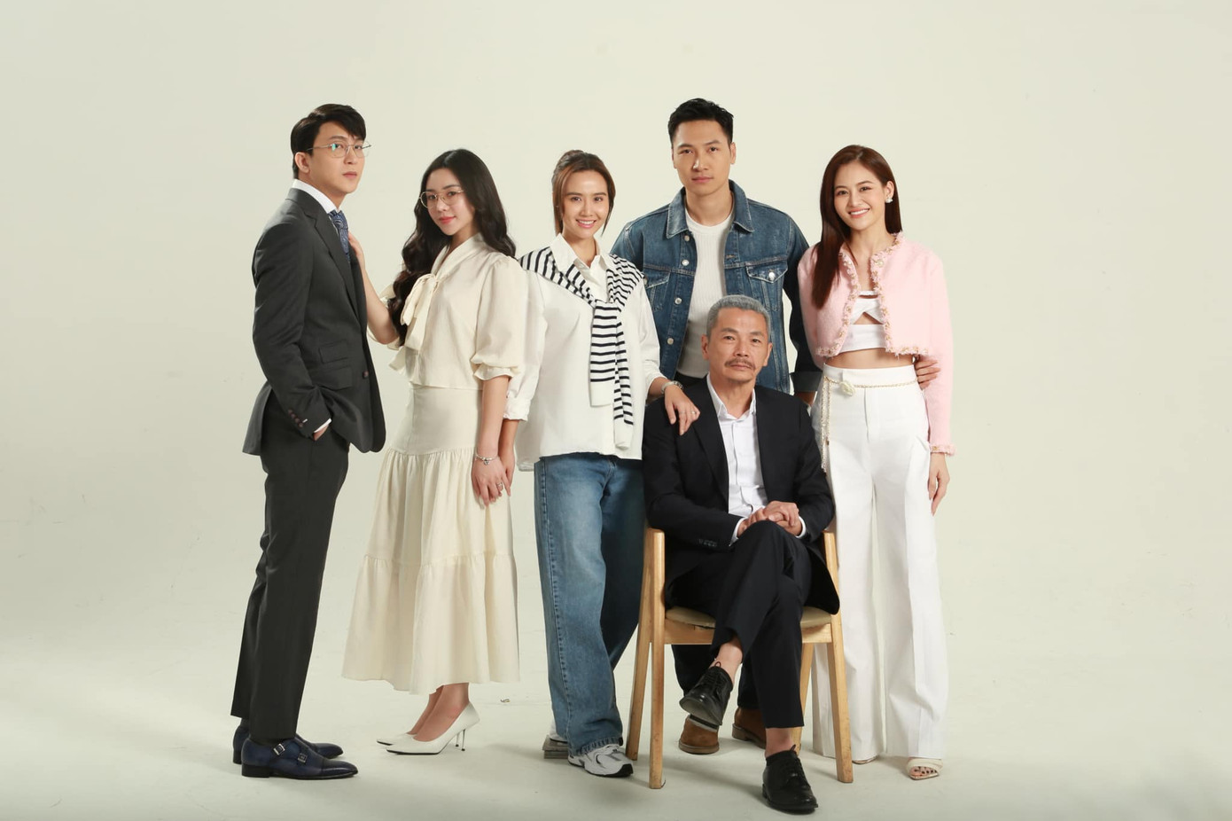 Dàn diễn viên trưởng thành sẽ xuất hiện từ tập 16. Dàn diễn viên trưởng thành sẽ xuất hiện từ tập 16.