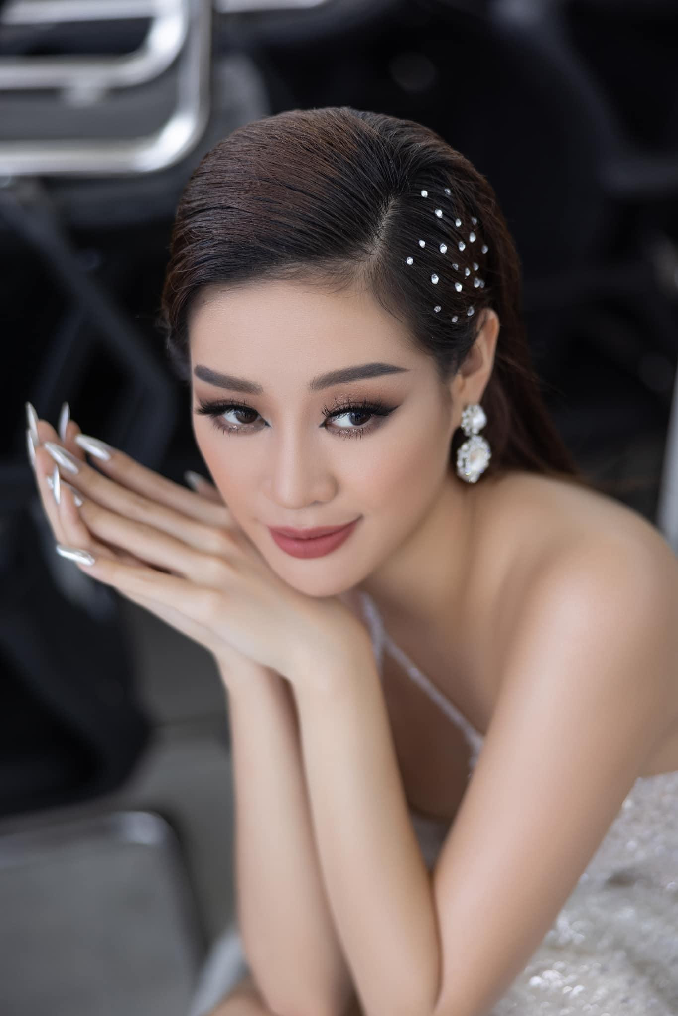 Khánh Vân vẫn chưa lên tiếng về tin đồn này Khánh Vân vẫn chưa lên tiếng về tin đồn này