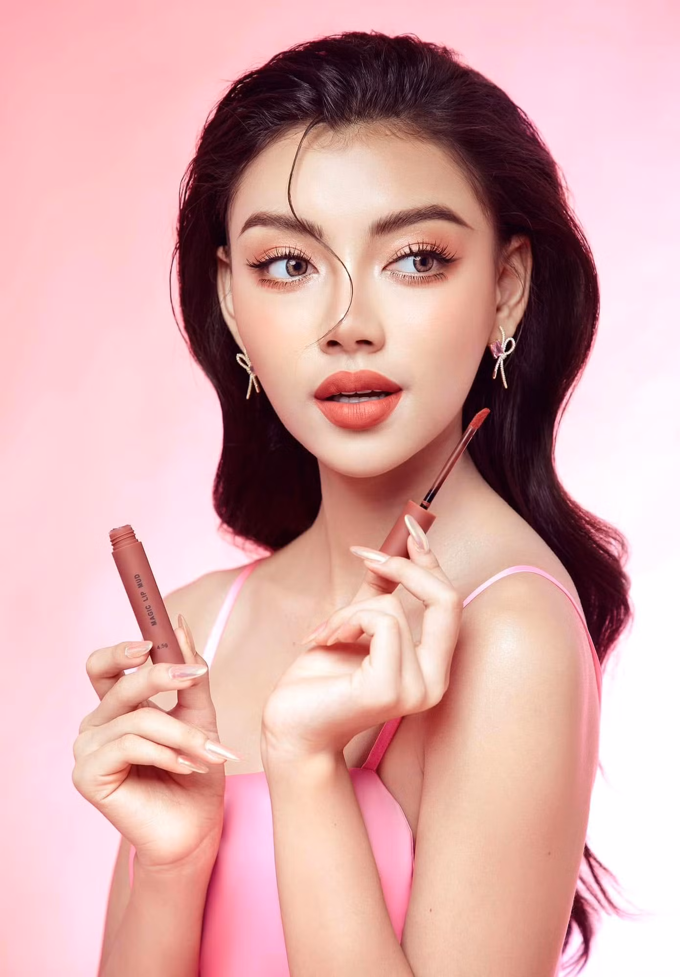 Sau cuộc thi, cô có nhiều hợp đồng quảng cáo.