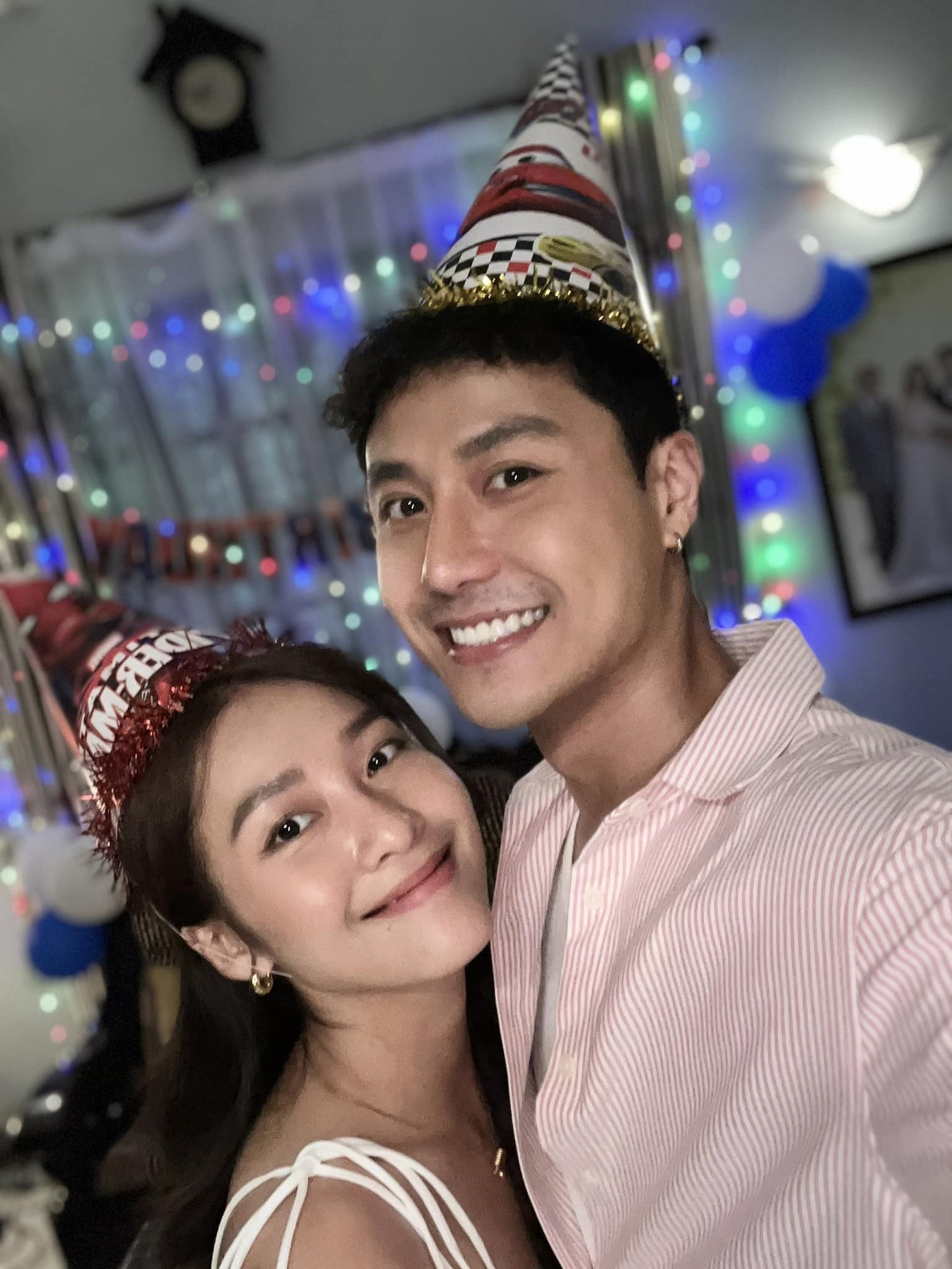 Những khoảnh khắc ngọt ngào khiến khán giả tin chắc hai người đang hẹn hò. Những khoảnh khắc ngọt ngào khiến khán giả tin chắc hai người đang hẹn hò.