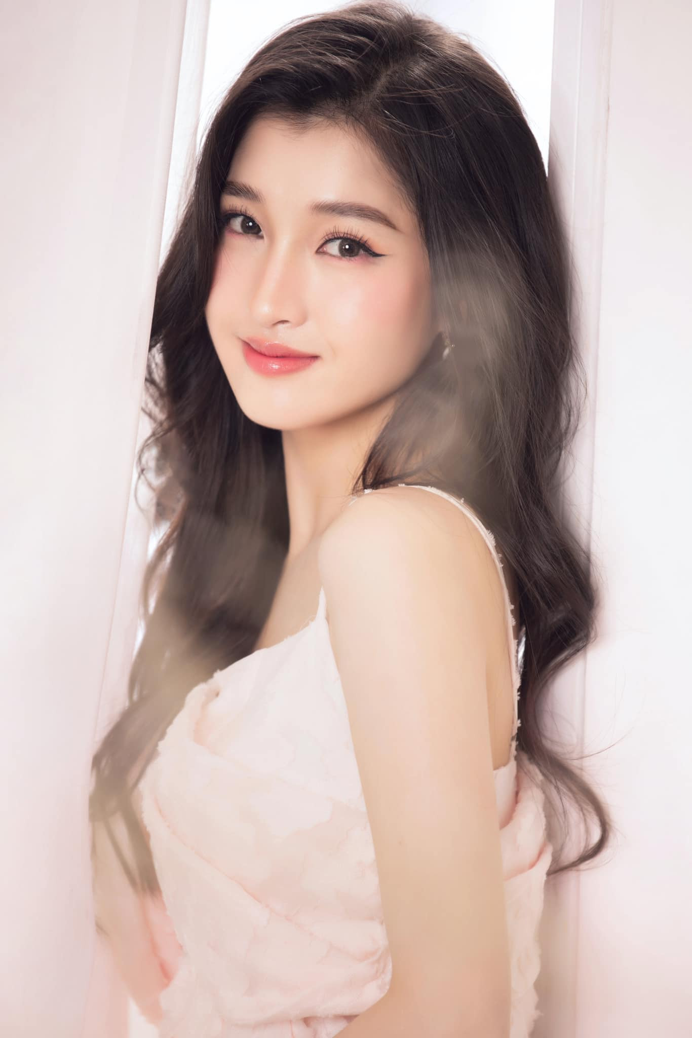 Nhan sắc của Phương Nhi rất hợp với cuộc thi Hoa hậu Quốc tế.