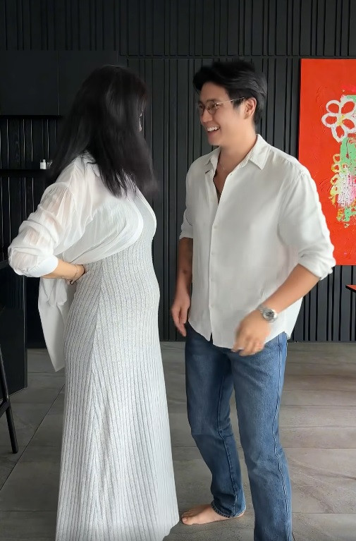 Hai người khoe tin vui nhân dịp kỷ niệm 3 năm ngày cưới.